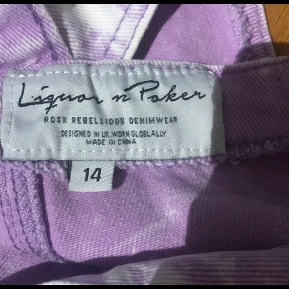 Liquor n Poker Lilac Acid Wash Crop Top size US 12 - Picture 5 of 6